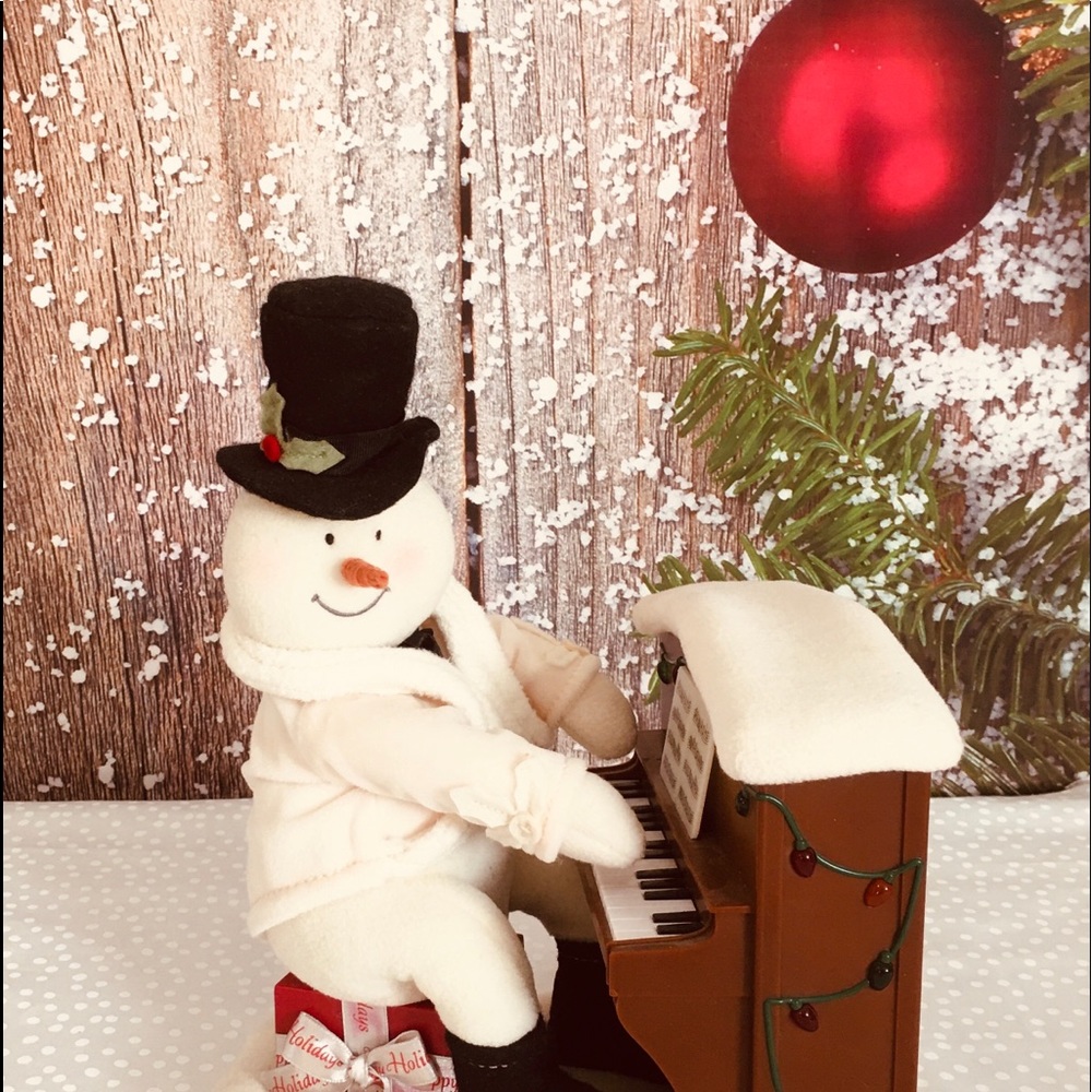 Adorable cutest singing piano playing snowman ~